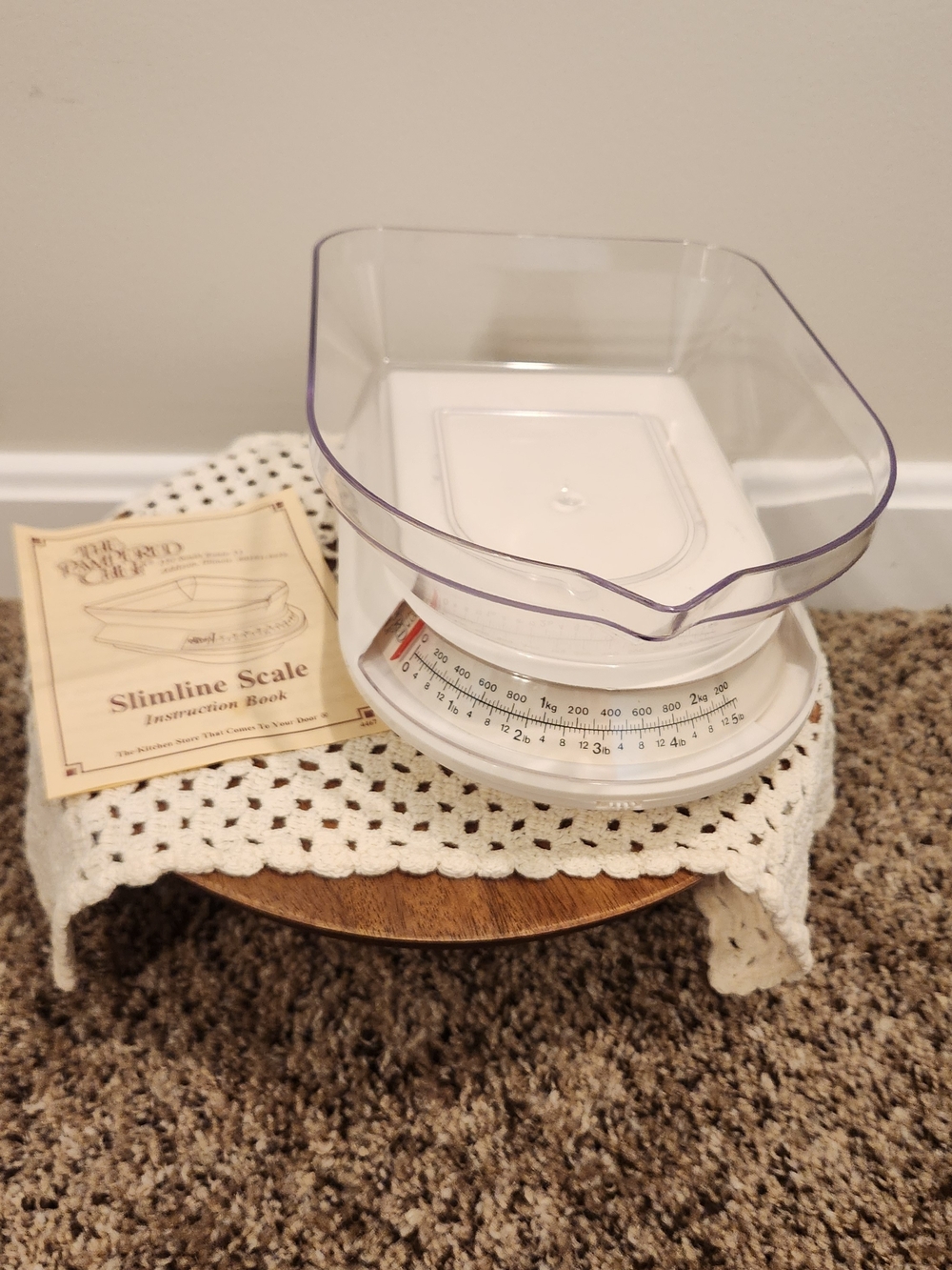 The Pampered Chef "Slimline" Analog Kitchen Scale with Instruction Book #4467